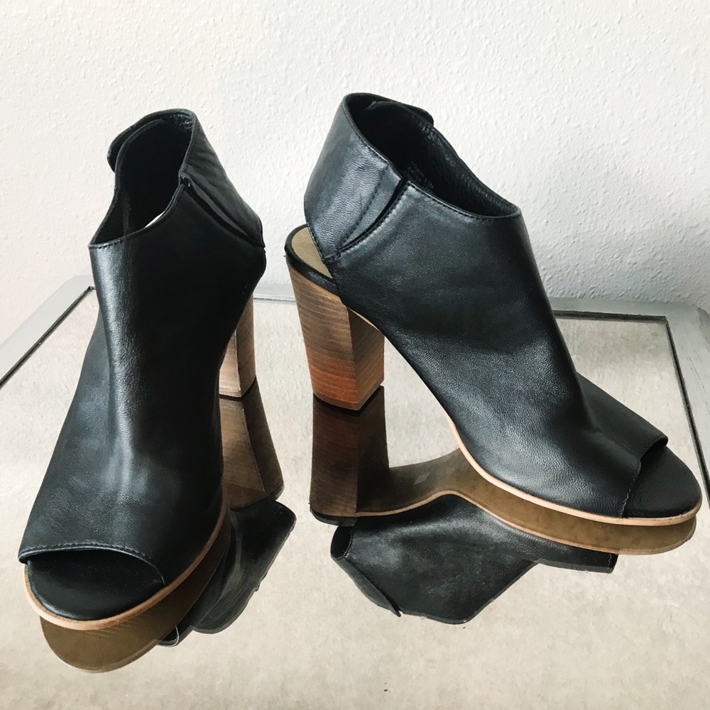 Steve Madden Nonstp Leather Open Toe Bootie sz 8.5